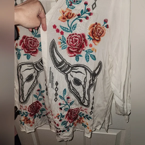Savanna Jane White Boho Embroidered Blouse - Picture 2 of 8